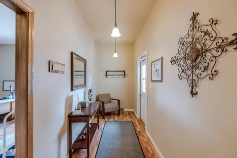 Entry Way - 725 Main St, Hebron, ND 58638 photo 5 of 8