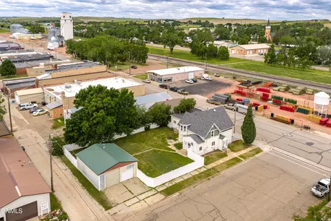 View/Area - 725 Main St, Hebron, ND 58638 photo 5 of 16
