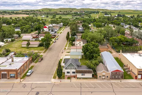 View/Area - 725 Main St, Hebron, ND 58638 photo 11 of 16