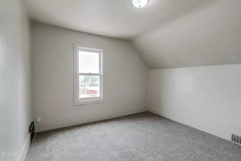 Bedroom - 725 Main St, Hebron, ND 58638 photo 8 of 14