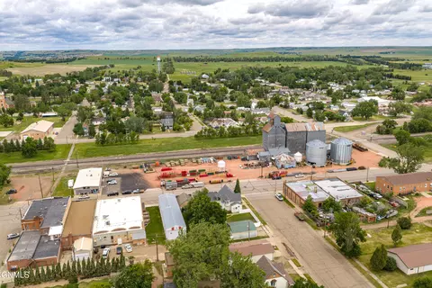 View/Area - 725 Main St, Hebron, ND 58638 photo 15 of 16