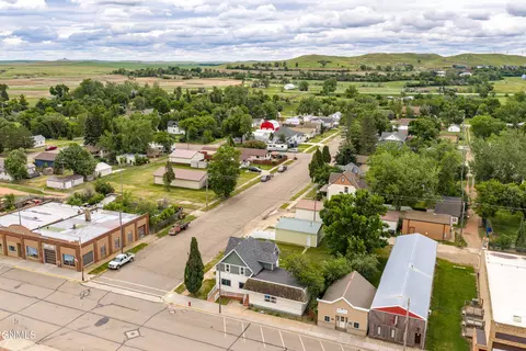 View/Area - 725 Main St, Hebron, ND 58638 photo 12 of 16