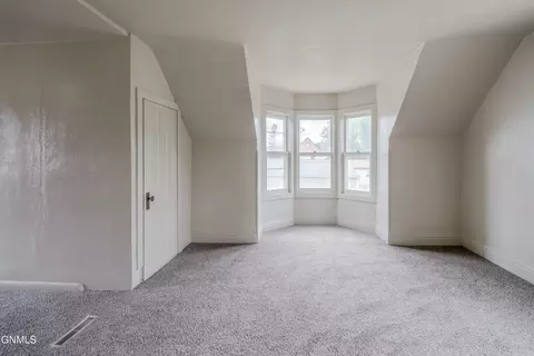 Bedroom - 725 Main St, Hebron, ND 58638 photo 10 of 14