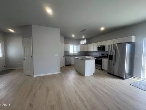 Kitchen - 2904 29th Ave W, Williston, ND 58801 photo 2 of 3