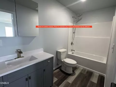 Bath - 2904 29th Ave W, Williston, ND 58801 photo 2 of 3
