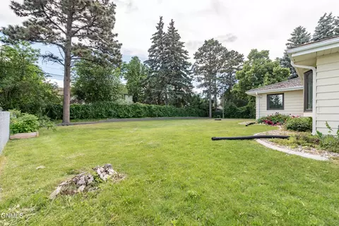 Exterior - 225 Tower Ave, Bismarck, ND 58501 photo 5 of 9
