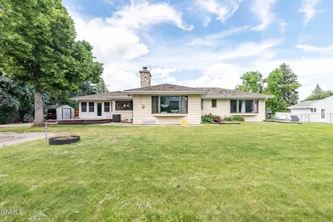 Exterior - 225 Tower Ave, Bismarck, ND 58501 photo 7 of 9
