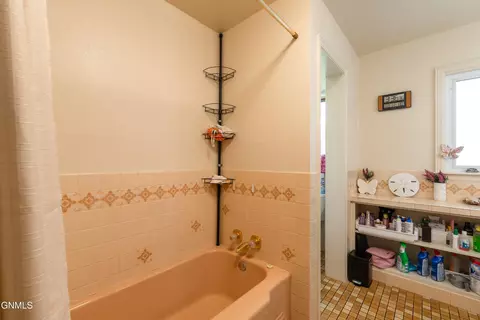 Bath - 225 Tower Ave, Bismarck, ND 58501 photo 1 of 4