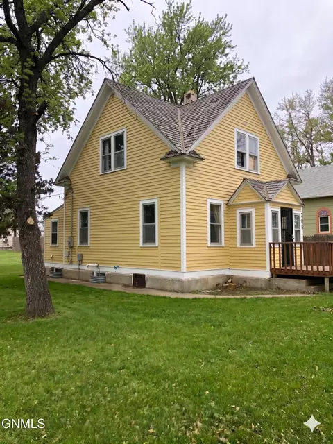 206 2nd Ave E, Zap, ND 58580