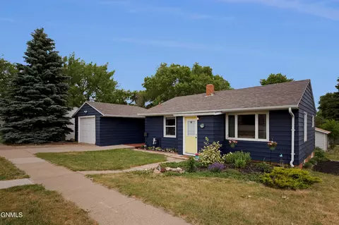 409 7th St N, New Salem, ND 58563