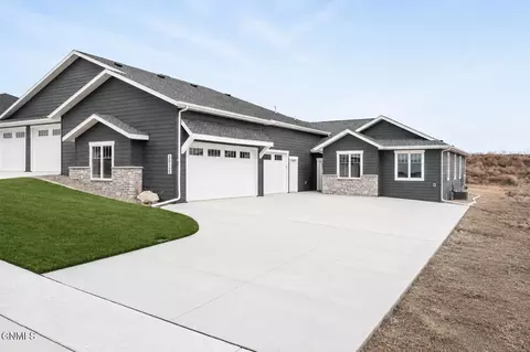 2020 Prairie Hawk Dr, Bismarck, ND 58503