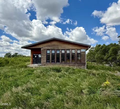5517 Ronan Ave, Williston, ND 58801
