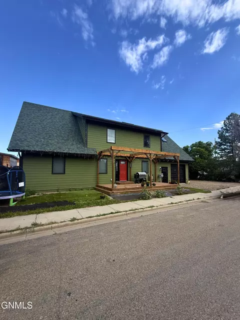 506 6th Ave NE, Sidney, MT 59270