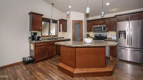 Kitchen - 306 Brandenburg Loop, Bismarck, ND 58504 photo 1 of 3