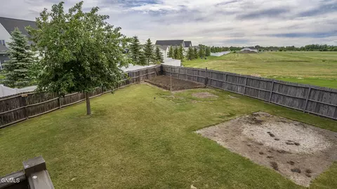 Exterior - 306 Brandenburg Loop, Bismarck, ND 58504 photo 4 of 6