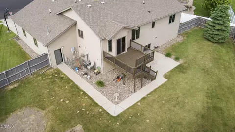 Exterior - 306 Brandenburg Loop, Bismarck, ND 58504 photo 5 of 6
