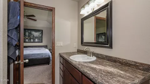 Bath - 306 Brandenburg Loop, Bismarck, ND 58504 photo 5 of 7
