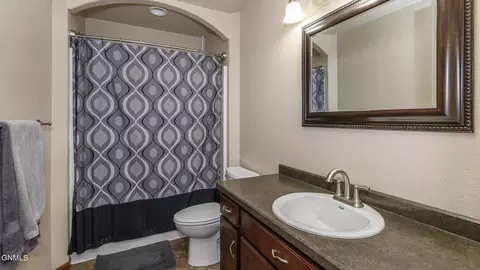 Bath - 306 Brandenburg Loop, Bismarck, ND 58504 photo 2 of 7