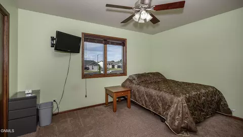 Bedroom - 306 Brandenburg Loop, Bismarck, ND 58504 photo 3 of 7