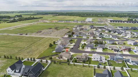 View/Area - 306 Brandenburg Loop, Bismarck, ND 58504 photo 4 of 8