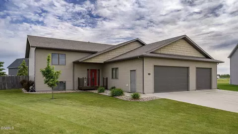 Exterior - 306 Brandenburg Loop, Bismarck, ND 58504 photo 6 of 6