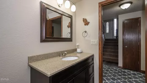 Bath - 306 Brandenburg Loop, Bismarck, ND 58504 photo 7 of 7