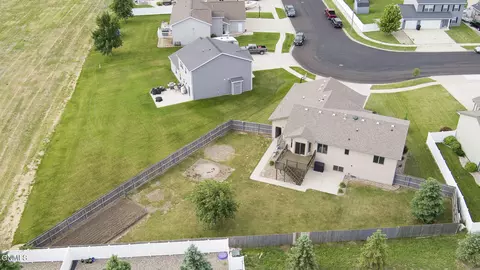 View/Area - 306 Brandenburg Loop, Bismarck, ND 58504 photo 3 of 8