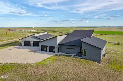 14706 Lambert St, Williston, ND 58801