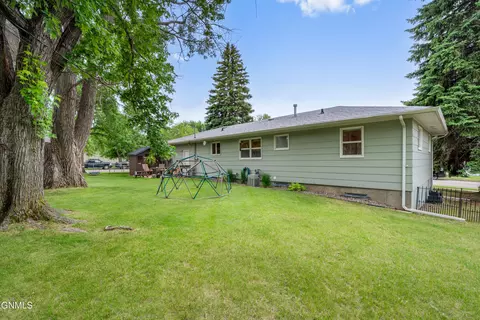 Exterior - 2001 Assumption Dr, Bismarck, ND 58501 photo 2 of 8