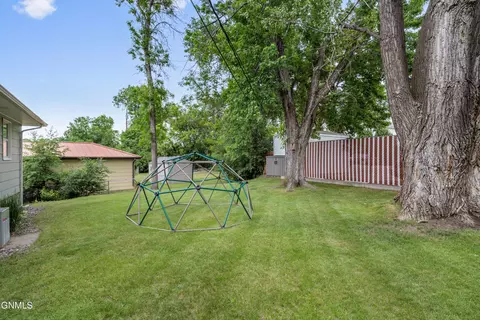 Exterior - 2001 Assumption Dr, Bismarck, ND 58501 photo 5 of 8