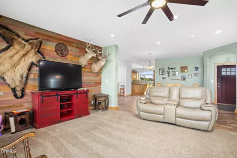 Living - 13371 57th St NW, Williston, ND 58801 photo 3 of 3