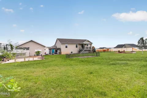 Exterior - 13676 Cherry St NW, Williston, ND 58801 photo 5 of 6