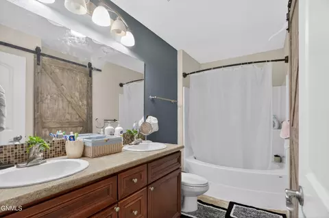 Bath - 13676 Cherry St NW, Williston, ND 58801 photo 1 of 4