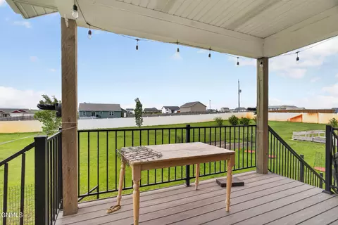 Exterior - 13676 Cherry St NW, Williston, ND 58801 photo 3 of 6