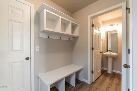 Entry Way - 3313 Kenner Loop, Bismarck, ND 58504 photo 2 of 4