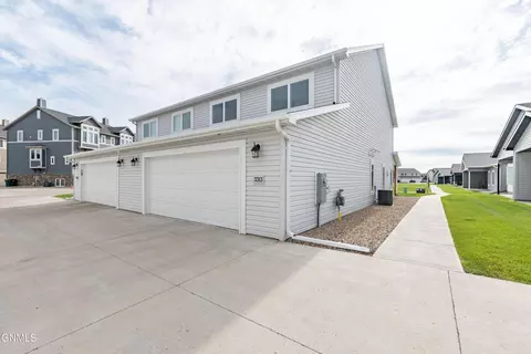 Exterior - 3313 Kenner Loop, Bismarck, ND 58504 photo 3 of 3