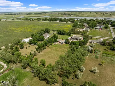View/Area - 3319 11th Ave E, Williston, ND 58801 photo 3 of 8