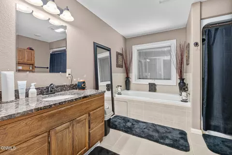 Bath - 3319 11th Ave E, Williston, ND 58801 photo 1 of 5