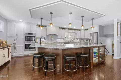 Kitchen - 3319 11th Ave E, Williston, ND 58801 photo 4 of 7