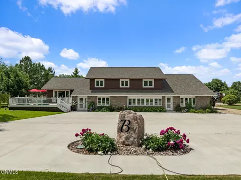 Exterior - 3319 11th Ave E, Williston, ND 58801 photo 1 of 25