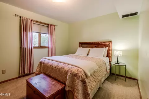 Bedroom - 1205 Coulee Rd, Bismarck, ND 58501 photo 4 of 5
