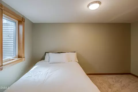 Bedroom - 1205 Coulee Rd, Bismarck, ND 58501 photo 5 of 5