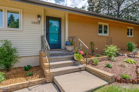 Exterior - 1205 Coulee Rd, Bismarck, ND 58501 photo 2 of 11