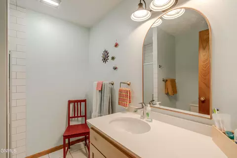 Bath - 1205 Coulee Rd, Bismarck, ND 58501 photo 4 of 4