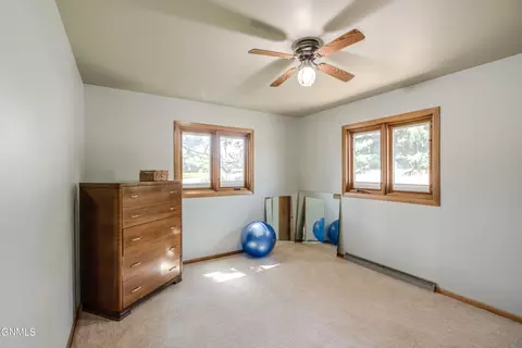 Bedroom - 1205 Coulee Rd, Bismarck, ND 58501 photo 3 of 5