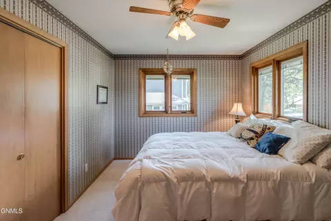 Bedroom - 1205 Coulee Rd, Bismarck, ND 58501 photo 1 of 5