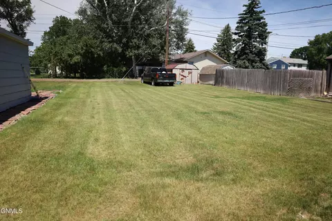 Exterior - 1106 Riverview Ave, Bismarck, ND 58504 photo 5 of 5