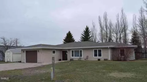 709 Eagle Dr, New Town, ND 58763