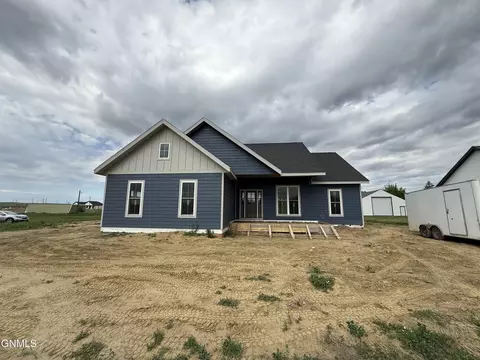 920 Elk St, Alexander, ND 58831
