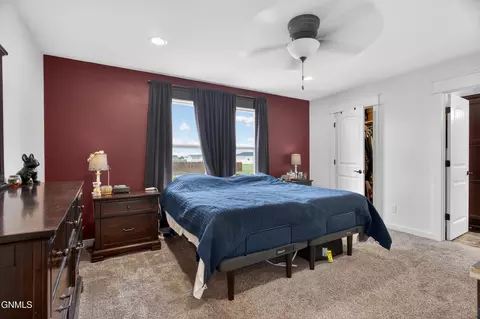 Bedroom - 13355 Yellowstone Meadow St, Williston, ND 58801 photo 3 of 5